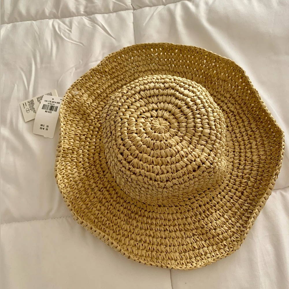 NWT Abercrombie raffia bucket hat, one size fits most, straw hat